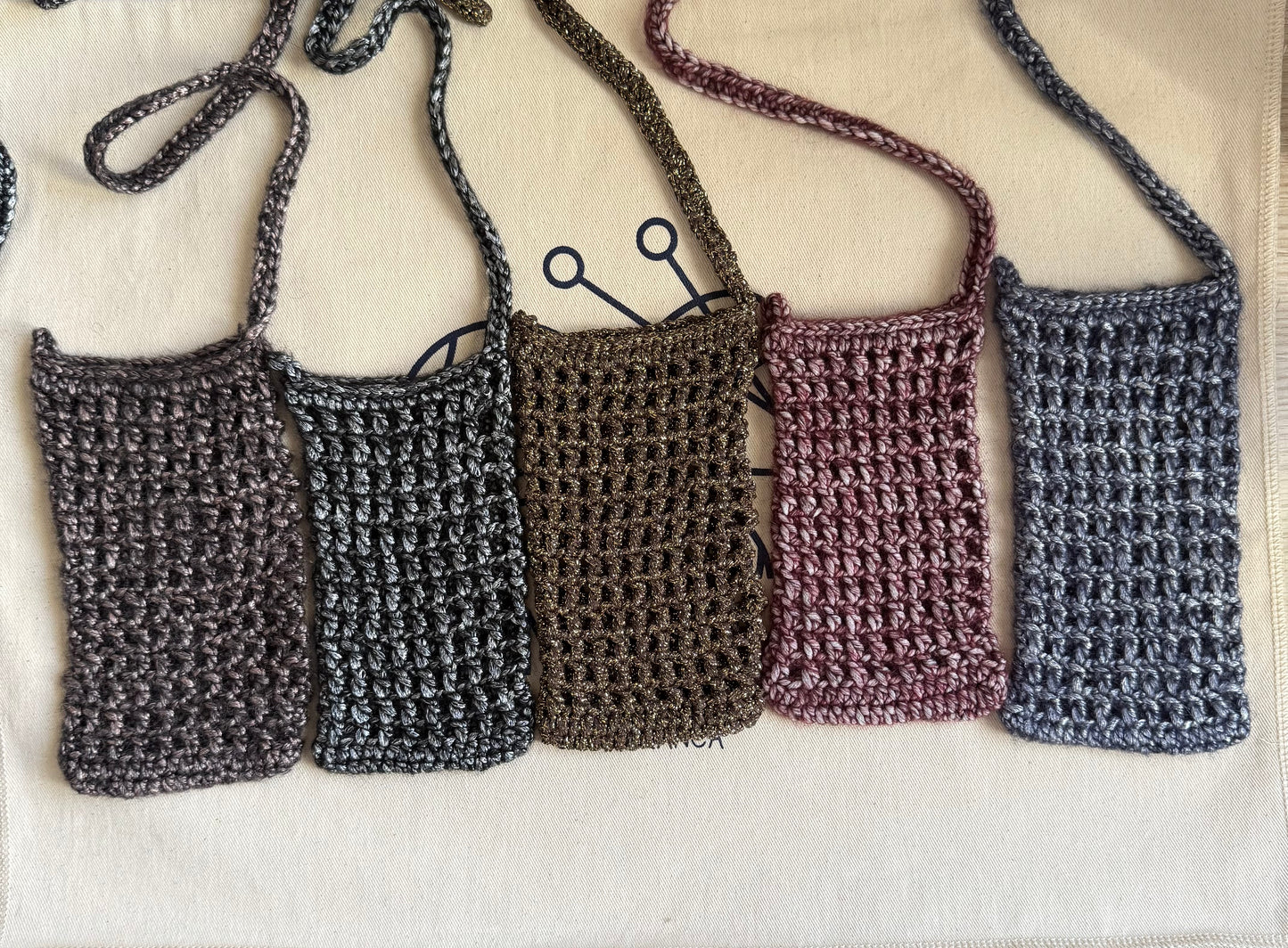KNITTY phone strap