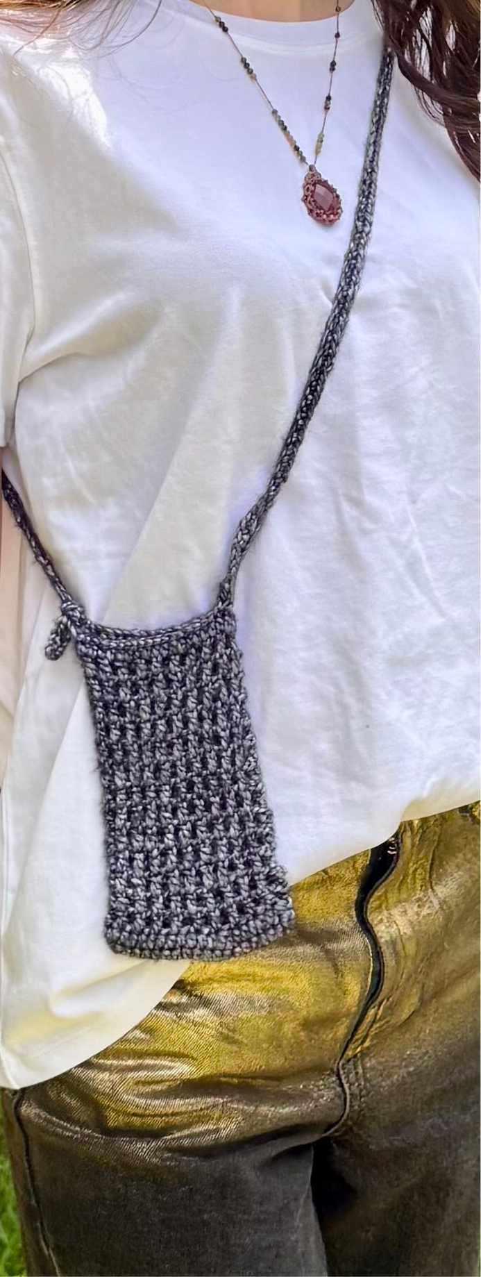 KNITTY phone strap