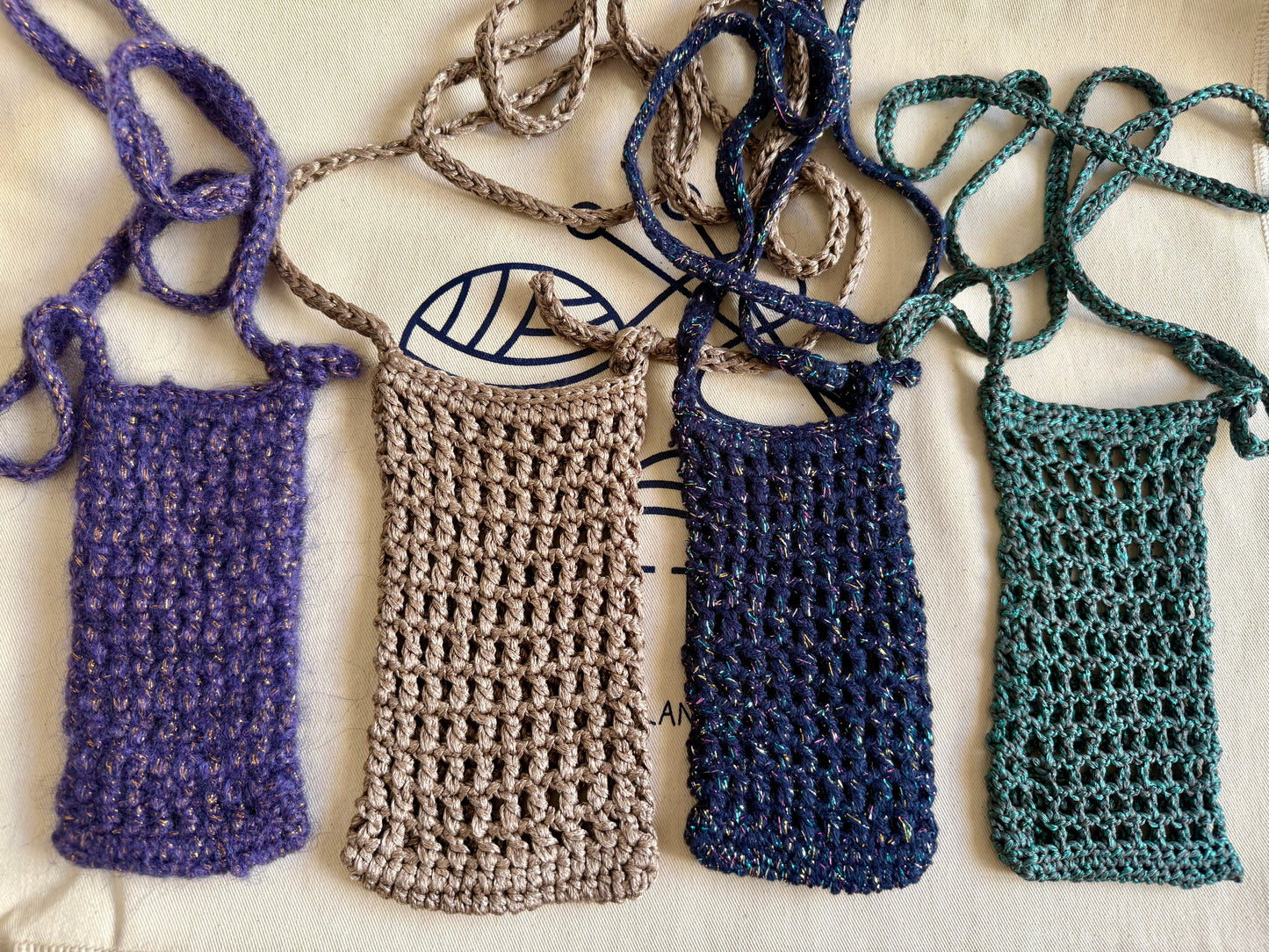 KNITTY phone strap